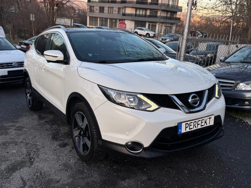 Nissan Qashqai 1.5DCI* Tekna* 360cam* Pano, снимка 3 - Автомобили и джипове - 52855965