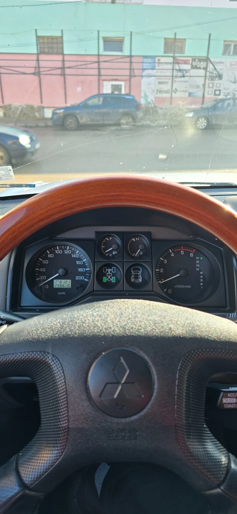 Mitsubishi Pajero, снимка 7 - Автомобили и джипове - 53409079