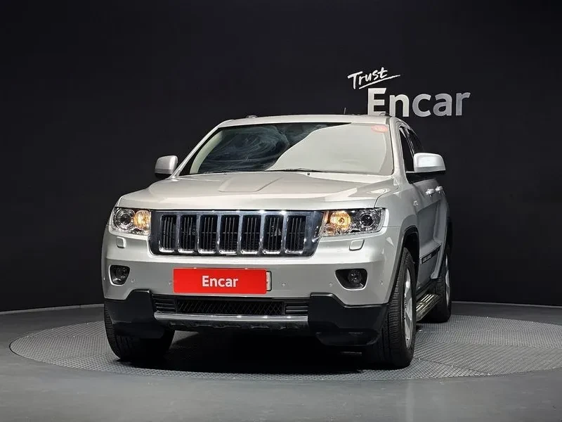 Jeep Cherokee 3.0 Diesel Overland Wk2, снимка 3 - Автомобили и джипове - 53943384