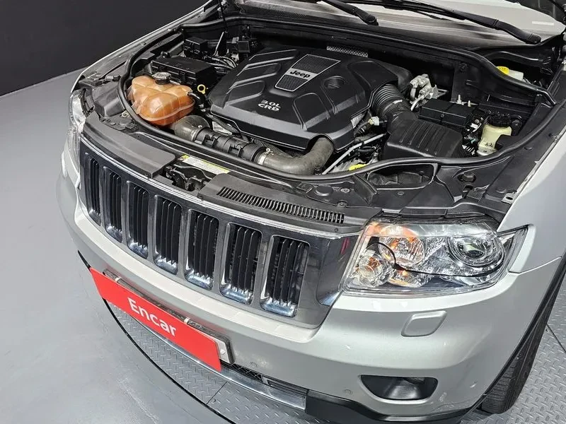 Jeep Cherokee 3.0 Diesel Overland Wk2, снимка 6 - Автомобили и джипове - 53943384