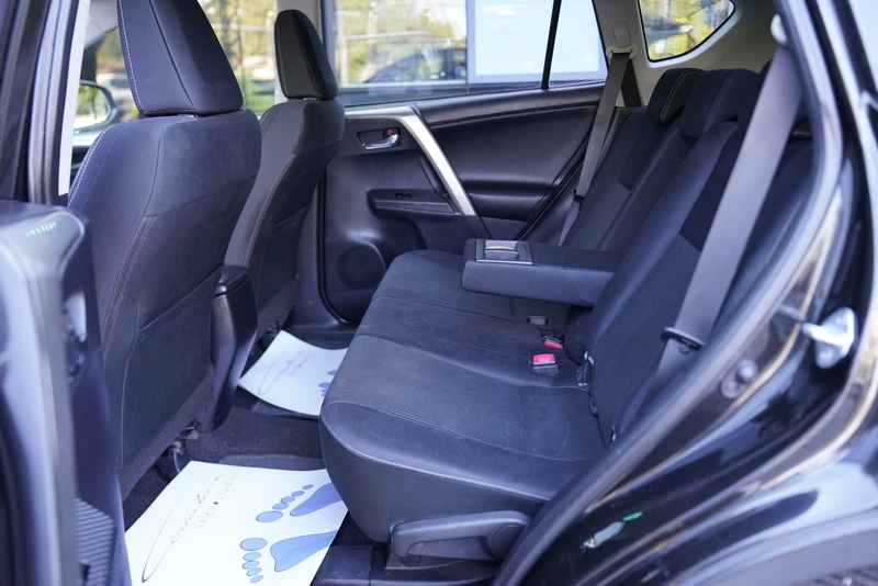 Toyota Rav4 2.2 D-4D Style 4 x 4, снимка 11 - Автомобили и джипове - 56128504