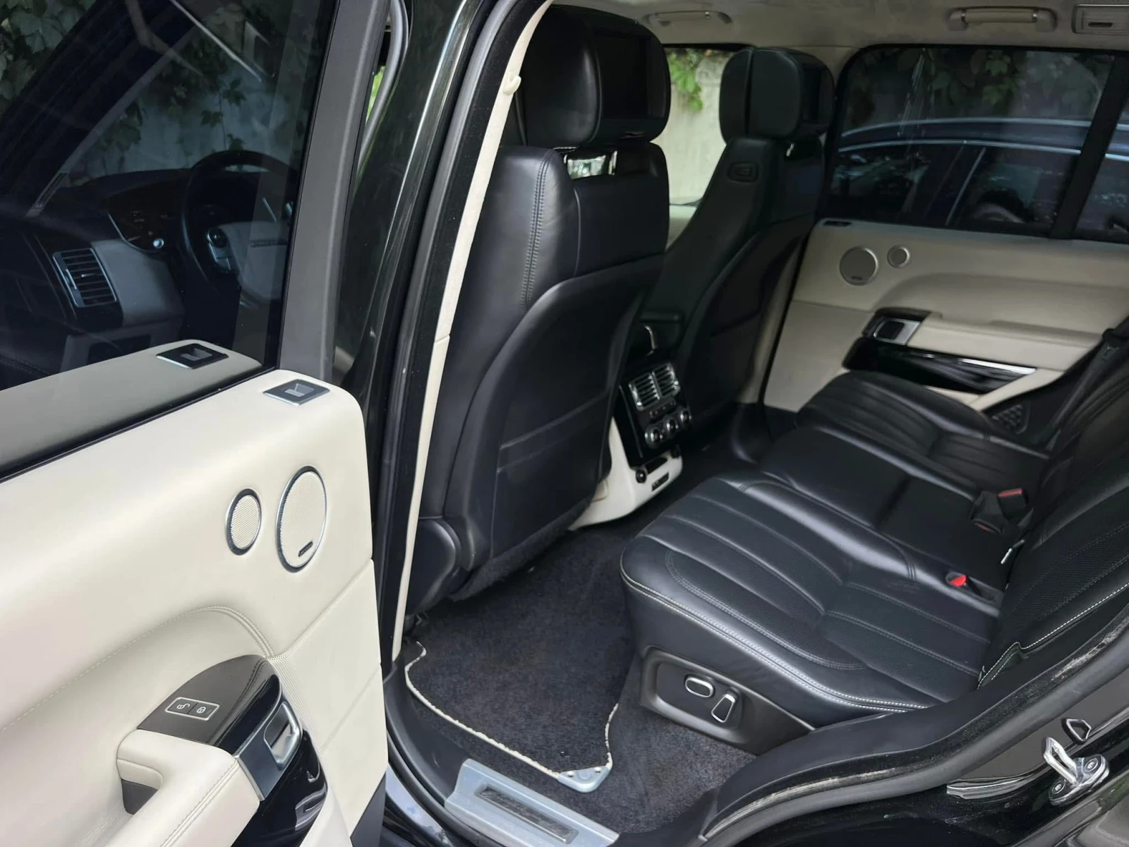 Land Rover Range rover VOGUE 4.4SVD8 AUTOBIOGRAPHY/PANORAMA/VAKUM/TV/FULL | Mobile.bg   17