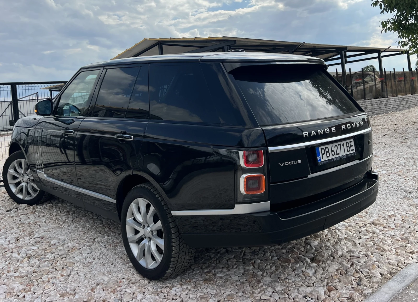 Land Rover Range rover VOGUE 4.4SVD8 AUTOBIOGRAPHY/PANORAMA/VAKUM/TV/FULL - изображение 4