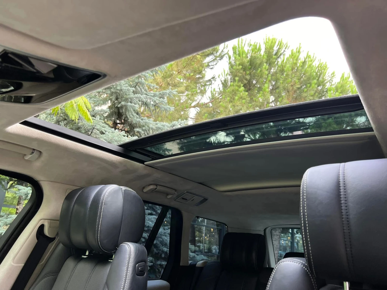 Land Rover Range rover VOGUE 4.4SVD8 AUTOBIOGRAPHY/PANORAMA/VAKUM/TV/FULL | Mobile.bg   11