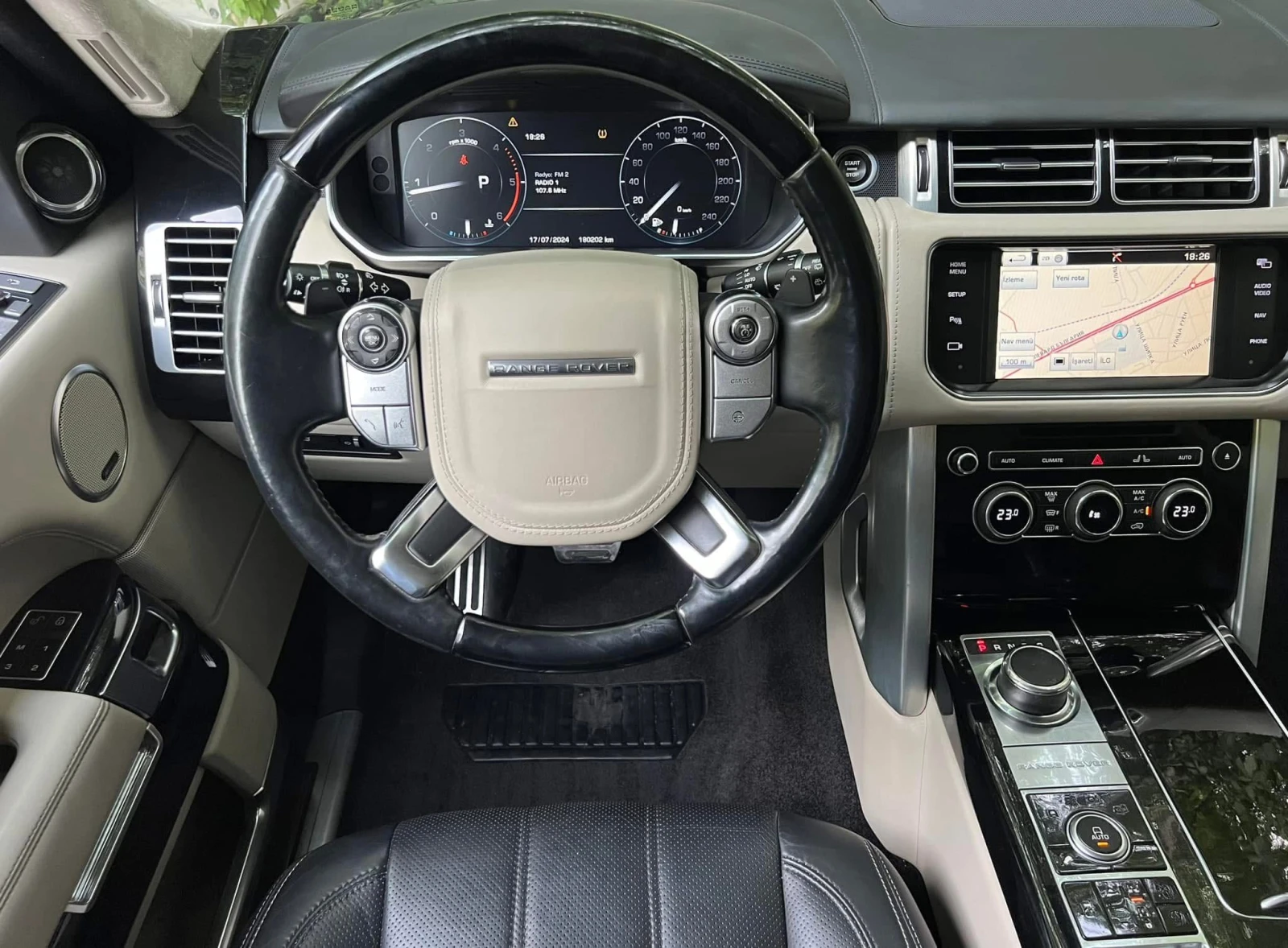 Land Rover Range rover VOGUE 4.4SVD8 AUTOBIOGRAPHY/PANORAMA/VAKUM/TV/FULL | Mobile.bg   15
