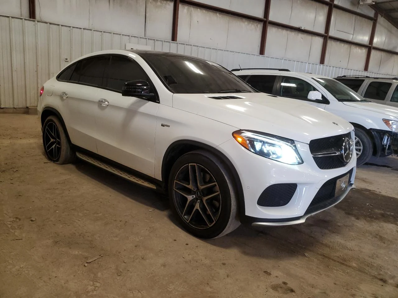 Mercedes-Benz GLE 43 AMG  - изображение 2