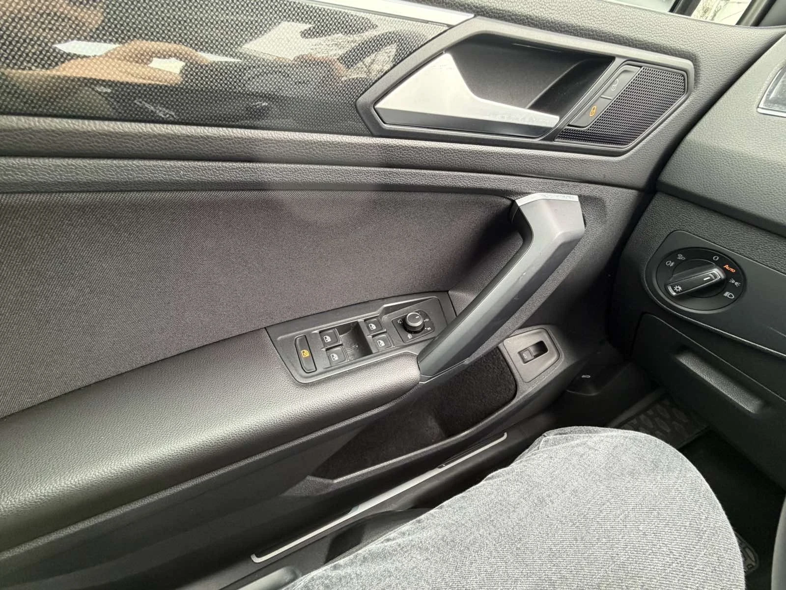 VW Tiguan 2.0 Elegance 4Motion , снимка 11 - Автомобили и джипове - 53585725