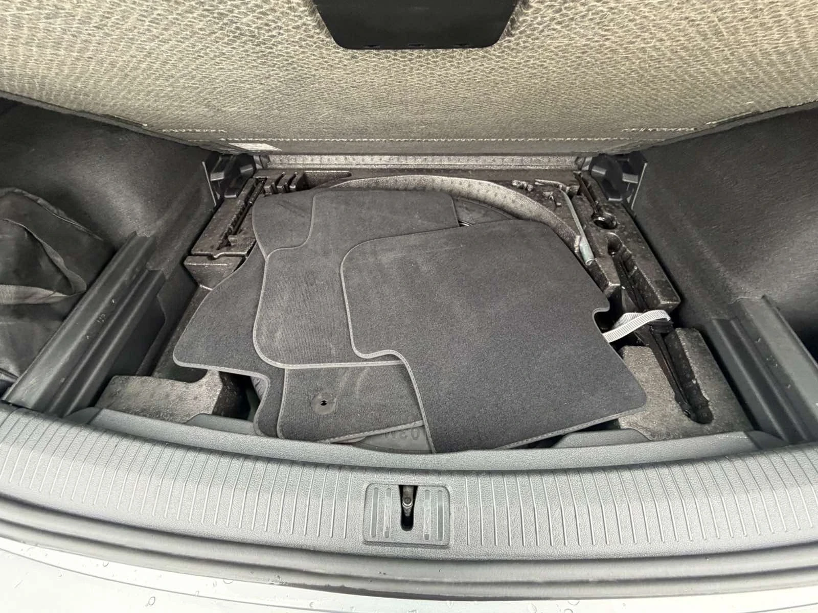 VW Tiguan 2.0 Elegance 4Motion , снимка 13 - Автомобили и джипове - 53585725