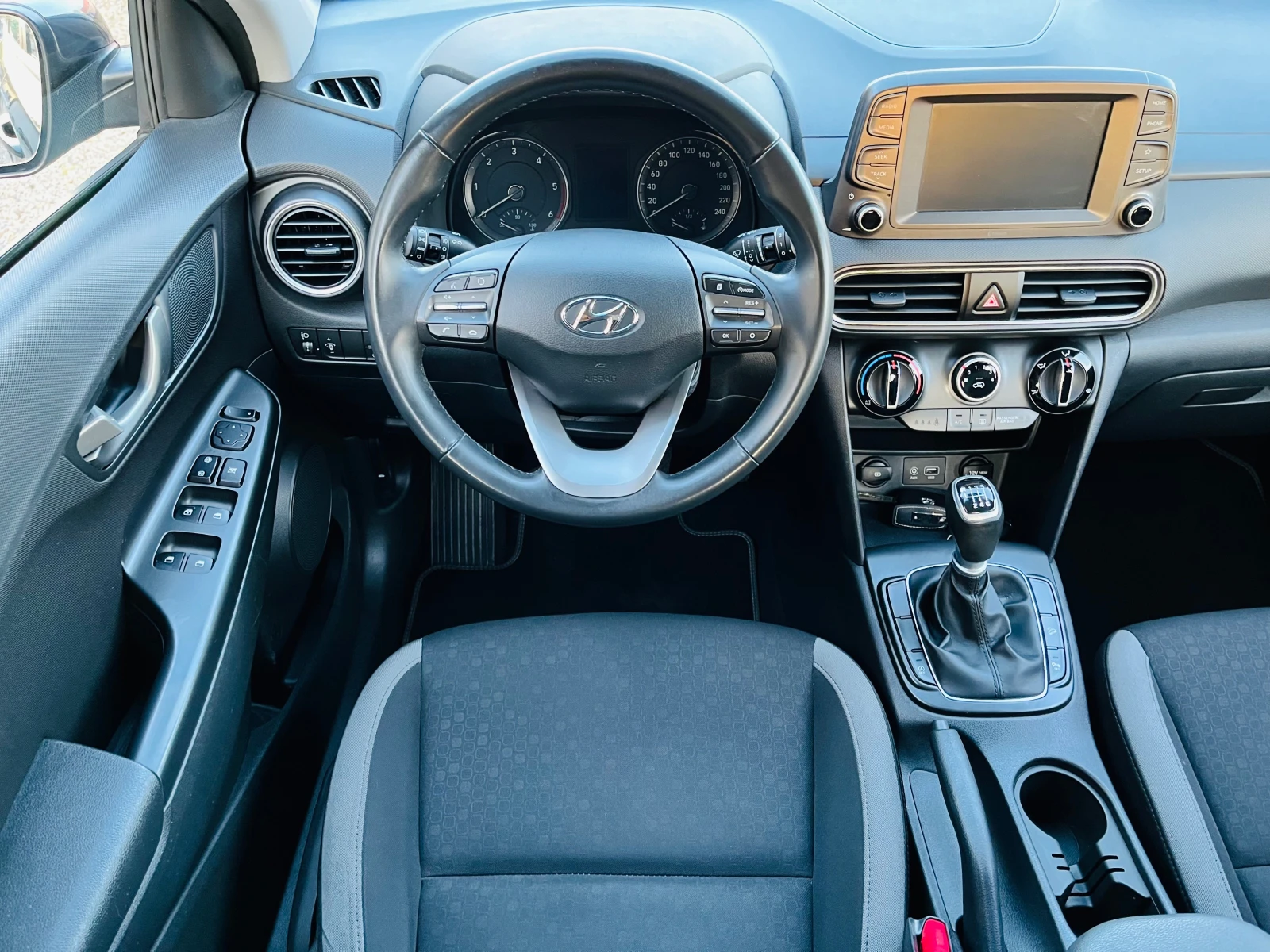 Hyundai Kona 1.6 CRDI , снимка 11 - Автомобили и джипове - 53854648