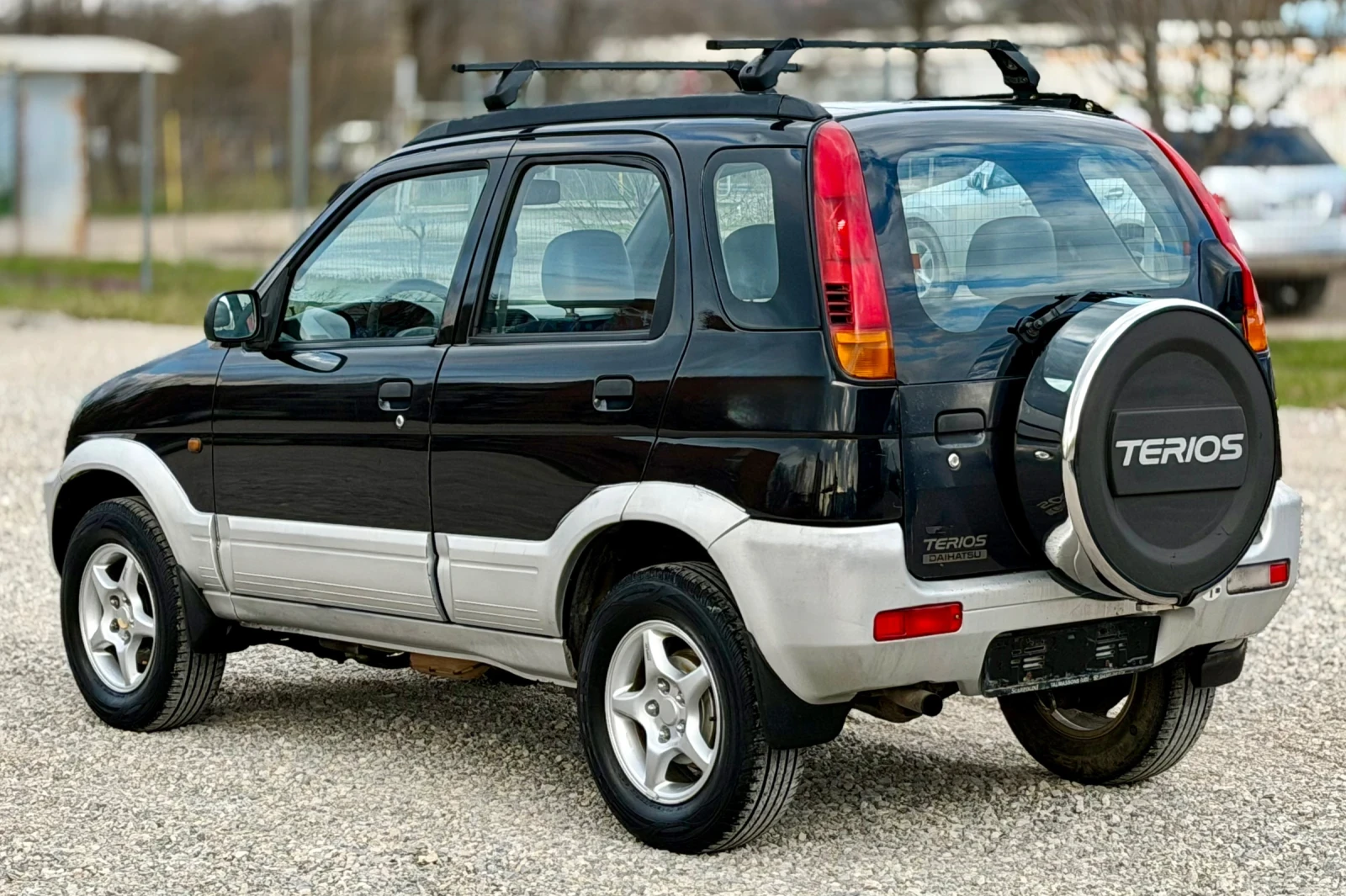 Daihatsu Terios 1.3i 83к.с * ИТАЛИЯ* * БЛОКАЖ* * КЛИМАТИК* , снимка 4 - Автомобили и джипове - 53977084