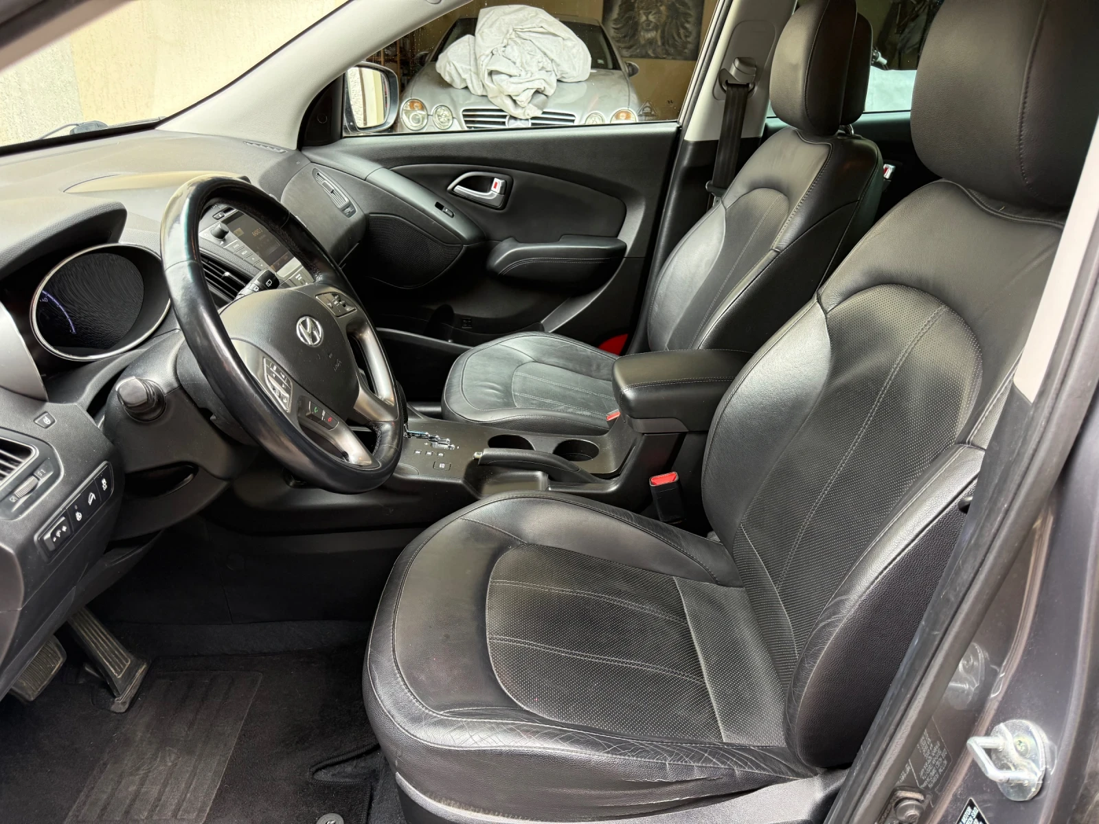 Hyundai IX35 2.0i 4X4 FACELIFT , снимка 6 - Автомобили и джипове - 54016721