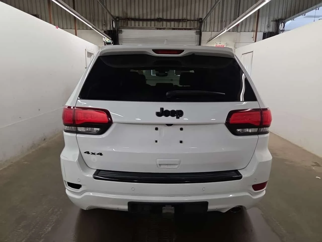 Jeep Grand cherokee * ALTITUDE IV * ПОДГРЕВ* КАМЕРА* ШИБИДАХ* , снимка 5 - Автомобили и джипове - 54818718