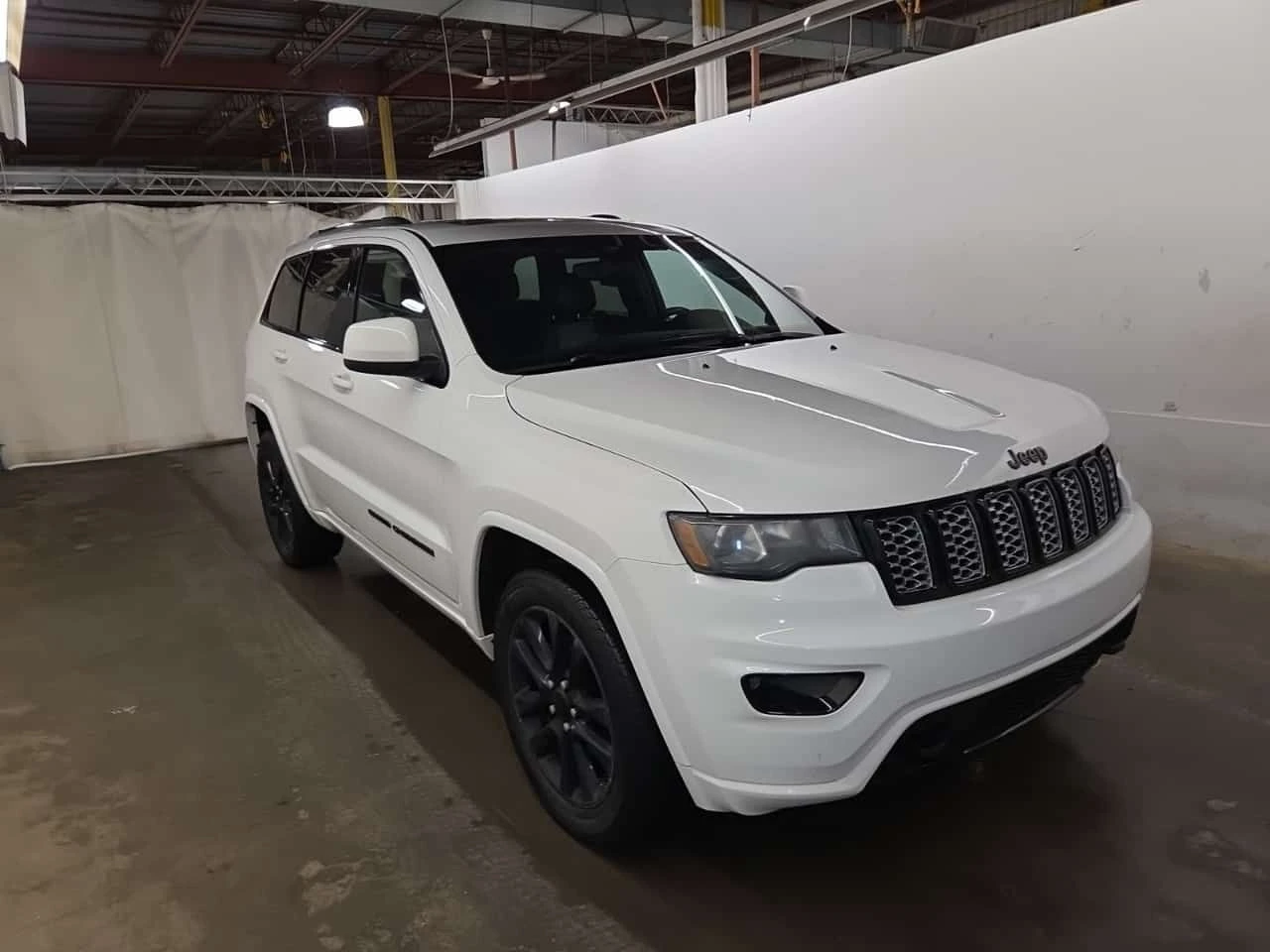 Jeep Grand cherokee * ALTITUDE IV * ПОДГРЕВ* КАМЕРА* ШИБИДАХ* , снимка 2 - Автомобили и джипове - 54818718