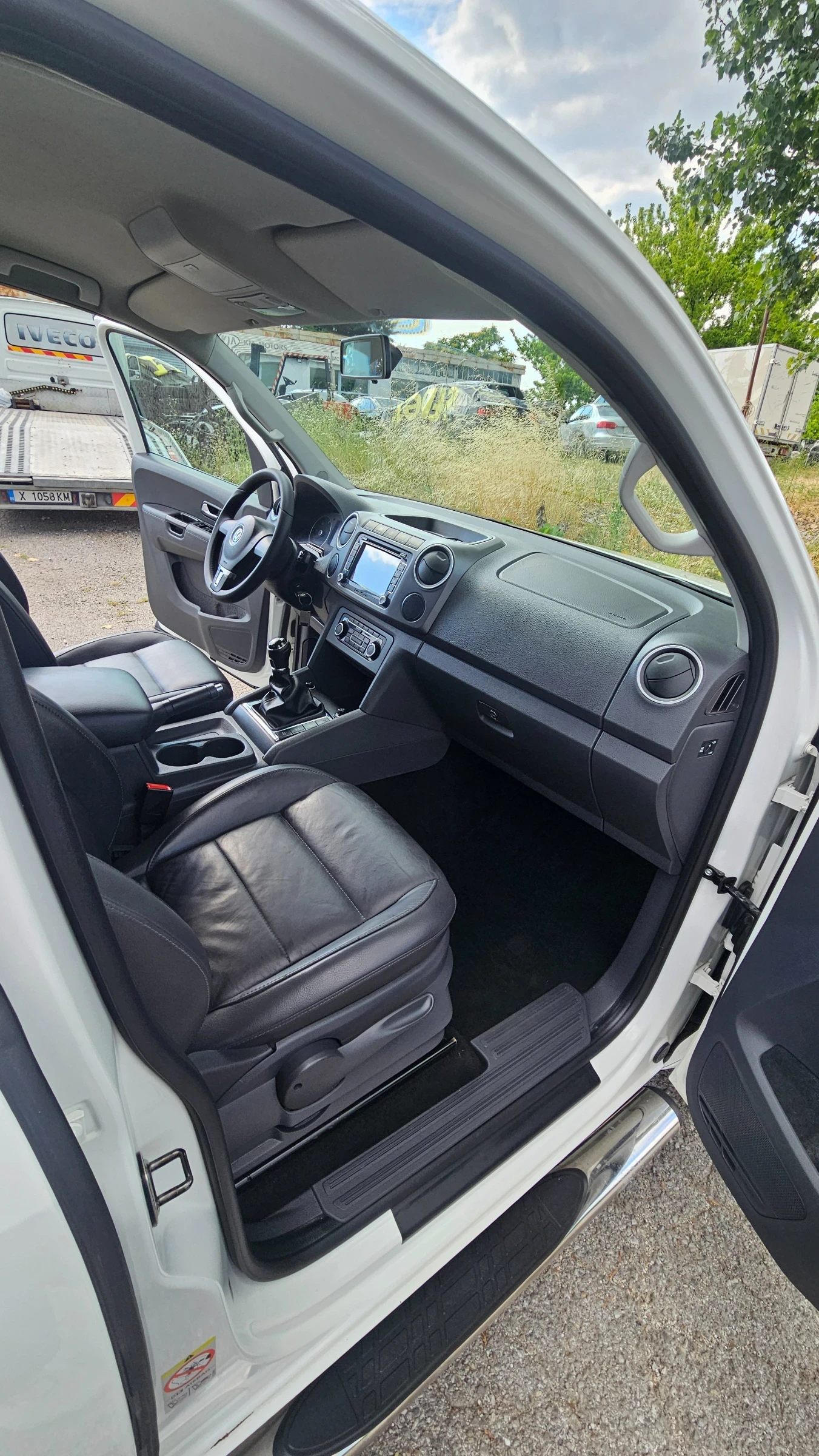 VW Amarok NAVI..KOJA ., снимка 9 - Автомобили и джипове - 55223449