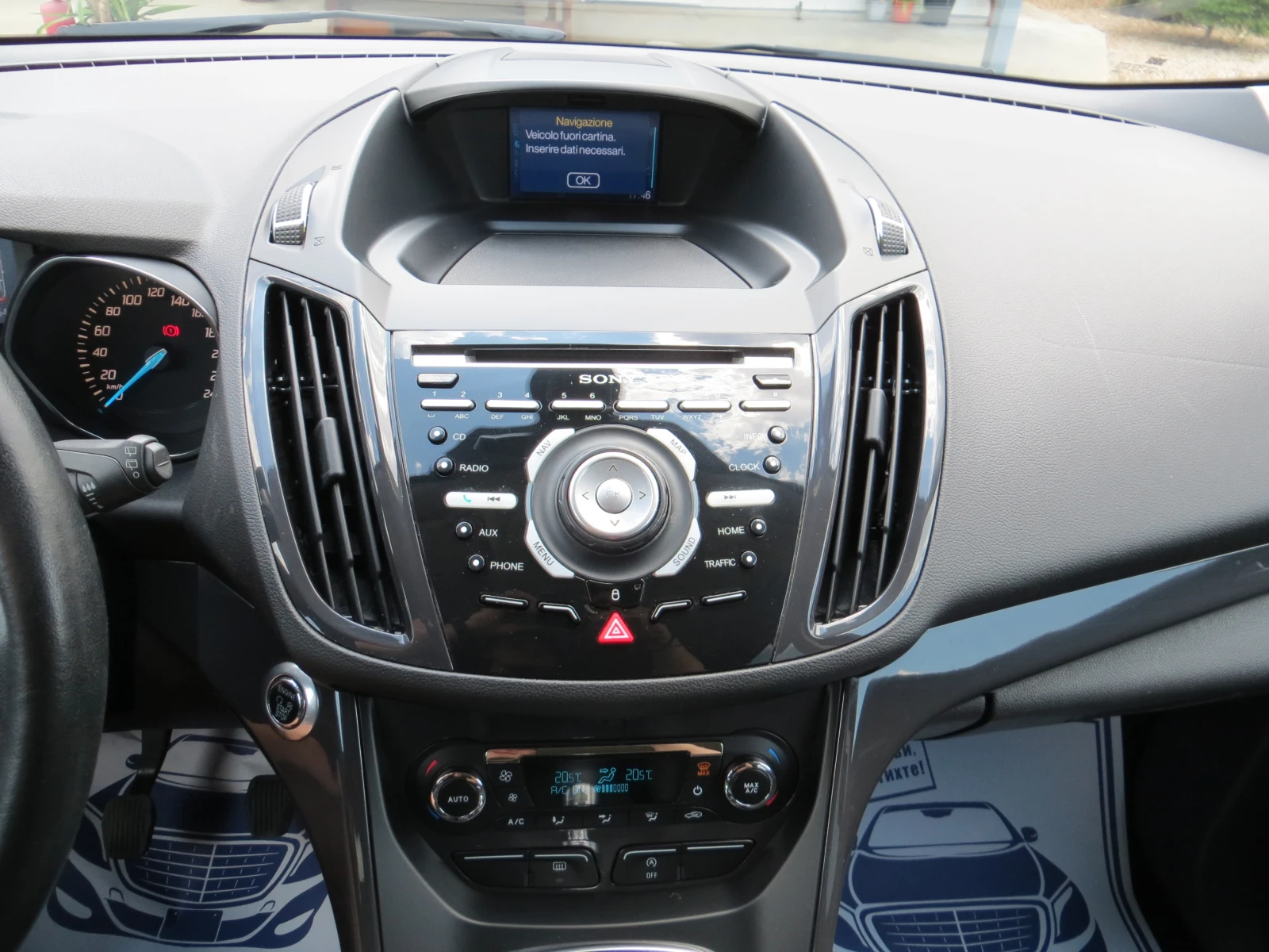 Ford Kuga 2.0TDCI-Titanium-Камера-Сервизна история!!, снимка 12 - Автомобили и джипове - 55592849