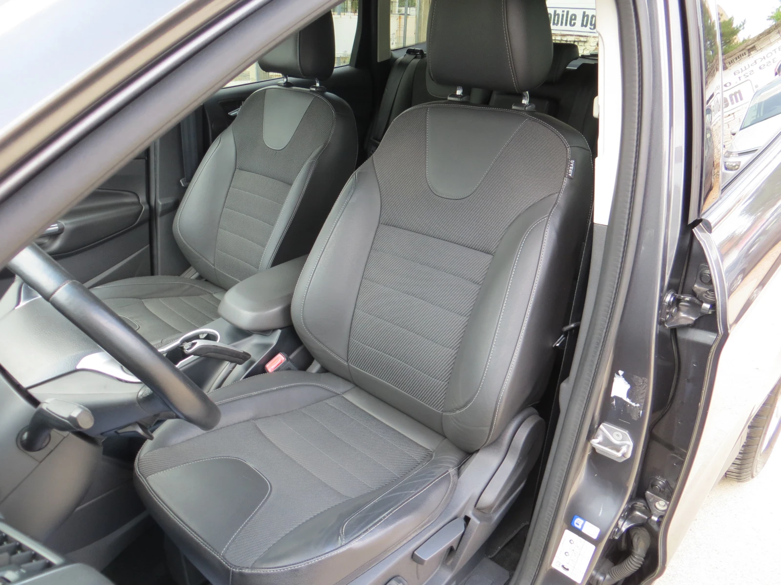 Ford Kuga 2.0TDCI-Titanium-Камера-Сервизна история!!, снимка 8 - Автомобили и джипове - 55592849