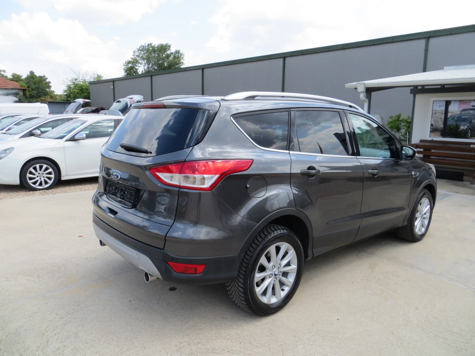Ford Kuga 2.0TDCI-Titanium-Камера-Сервизна история!!, снимка 4 - Автомобили и джипове - 55592849