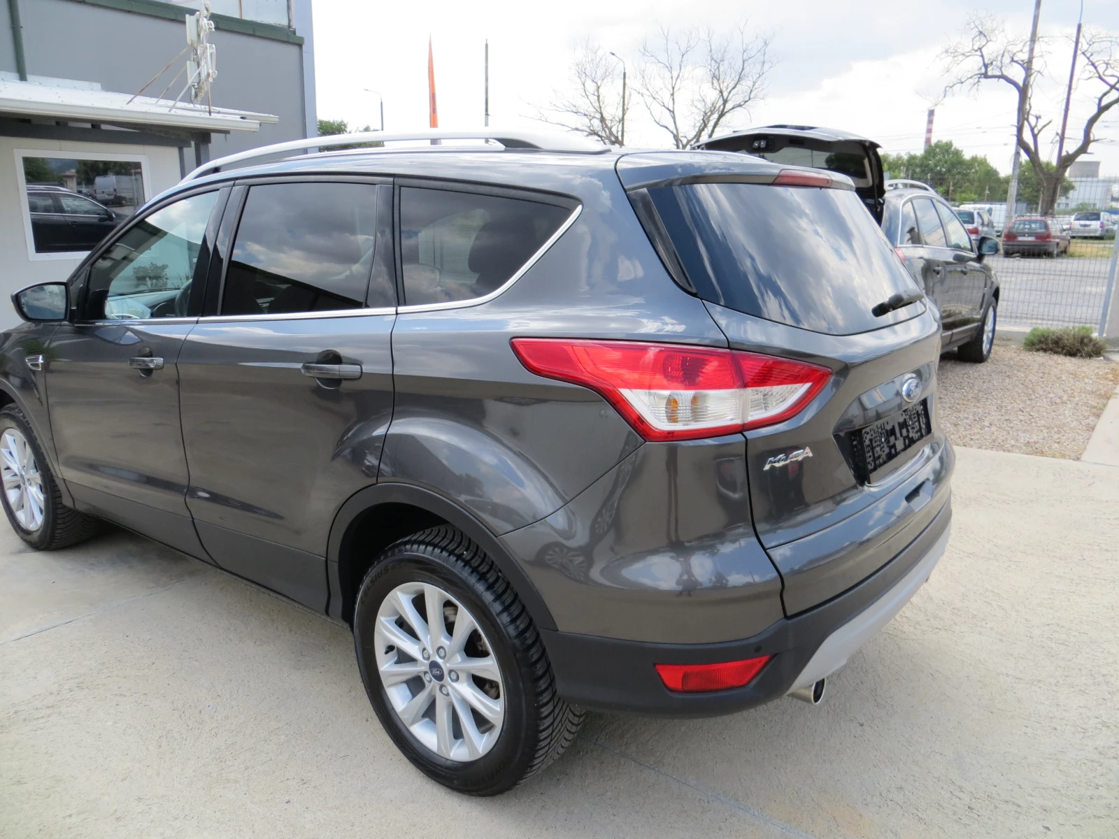 Ford Kuga 2.0TDCI-Titanium-Камера-Сервизна история!!, снимка 5 - Автомобили и джипове - 55592849