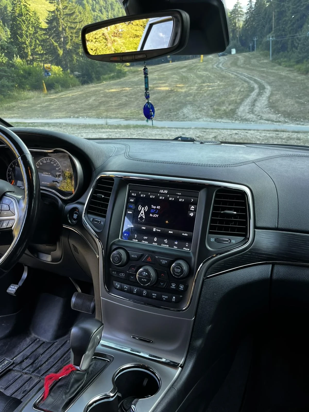 Jeep Grand cherokee, снимка 16 - Автомобили и джипове - 55753735