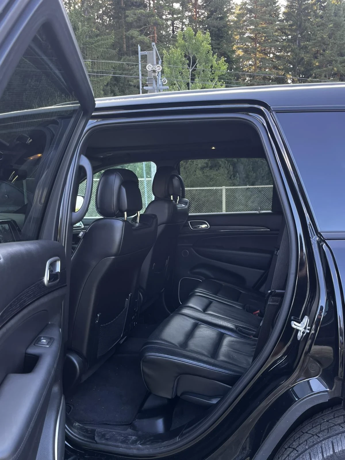 Jeep Grand cherokee, снимка 17 - Автомобили и джипове - 55753735