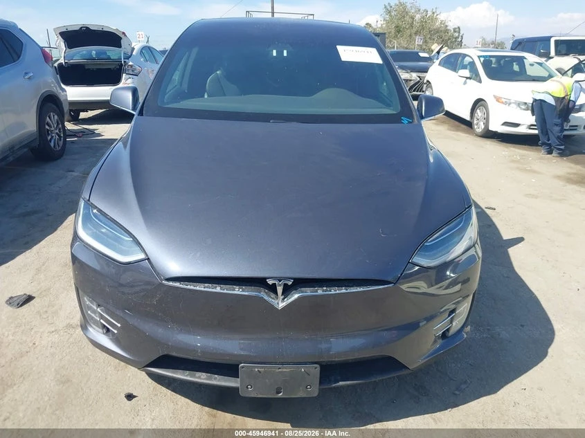 Tesla Model X 75D AWD, снимка 13 - Автомобили и джипове - 55893535