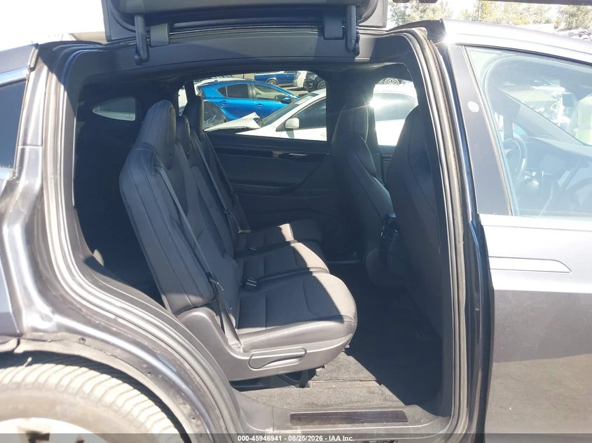 Tesla Model X 75D AWD, снимка 8 - Автомобили и джипове - 55893535