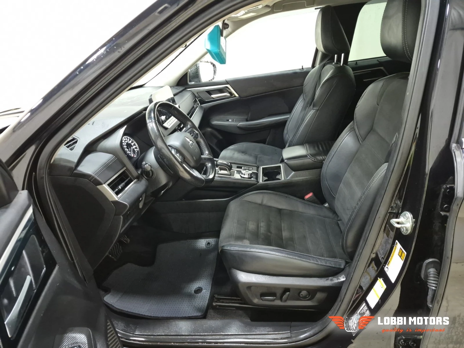 Mitsubishi Outlander, снимка 5 - Автомобили и джипове - 55955187