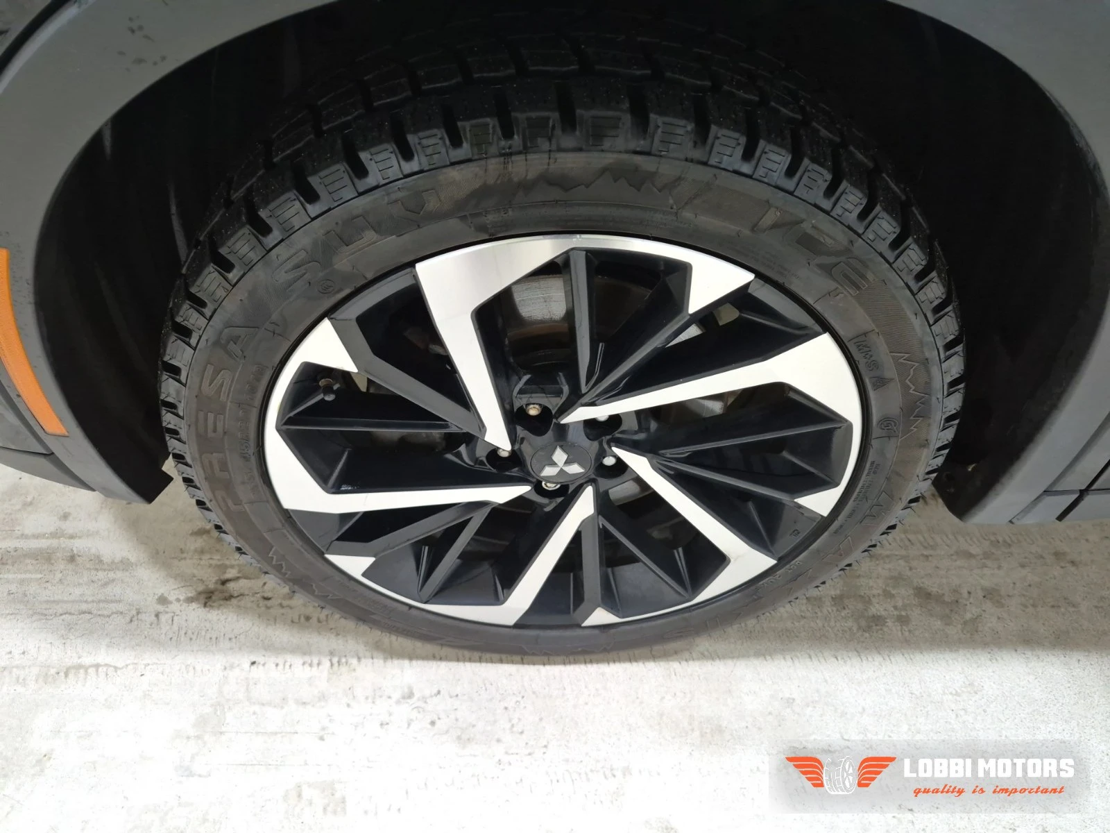 Mitsubishi Outlander, снимка 6 - Автомобили и джипове - 55955187