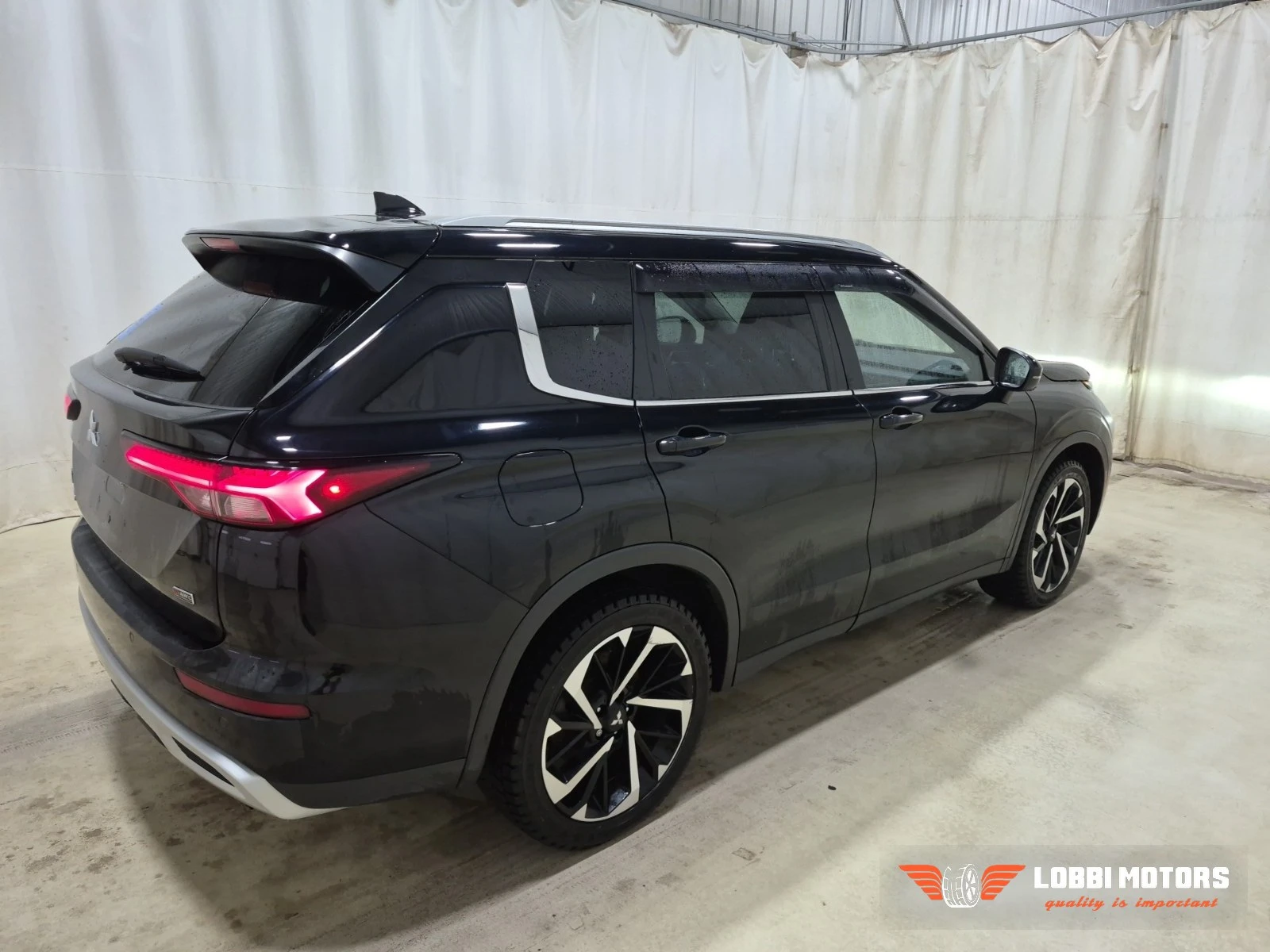 Mitsubishi Outlander, снимка 3 - Автомобили и джипове - 55955187