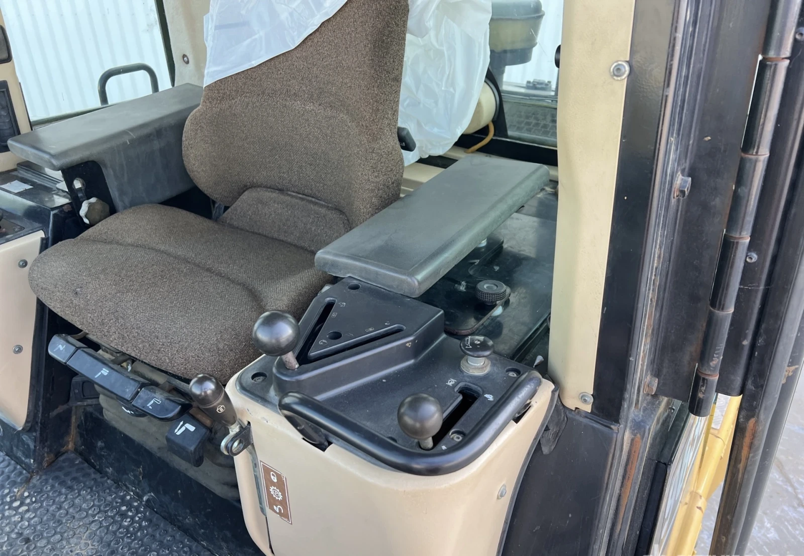   Cat 963C LGP | Mobile.bg   14