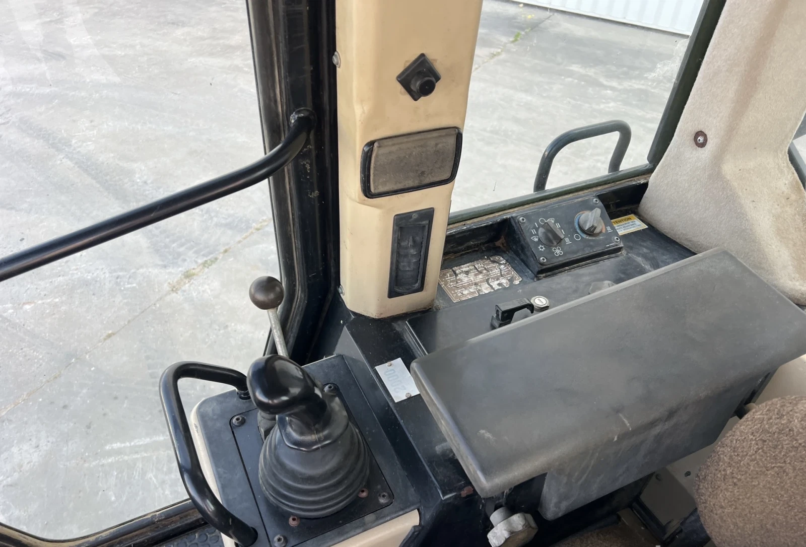   Cat 963C LGP | Mobile.bg   15