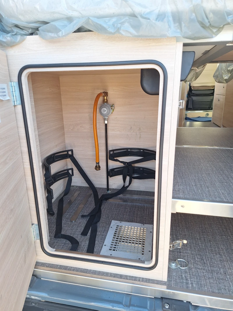 Кемпер Euramobil 635 , снимка 10 - Каравани и кемпери - 52648684