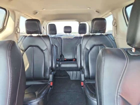 Chrysler Pacifica Touring L * CARFAX * ОПЦИЯ ЗА ФИНАНСИРАНЕ, снимка 10