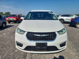 Chrysler Pacifica Touring L * CARFAX * ОПЦИЯ ЗА ФИНАНСИРАНЕ, снимка 5