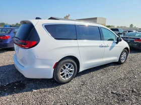 Chrysler Pacifica Touring L * CARFAX * ОПЦИЯ ЗА ФИНАНСИРАНЕ, снимка 3