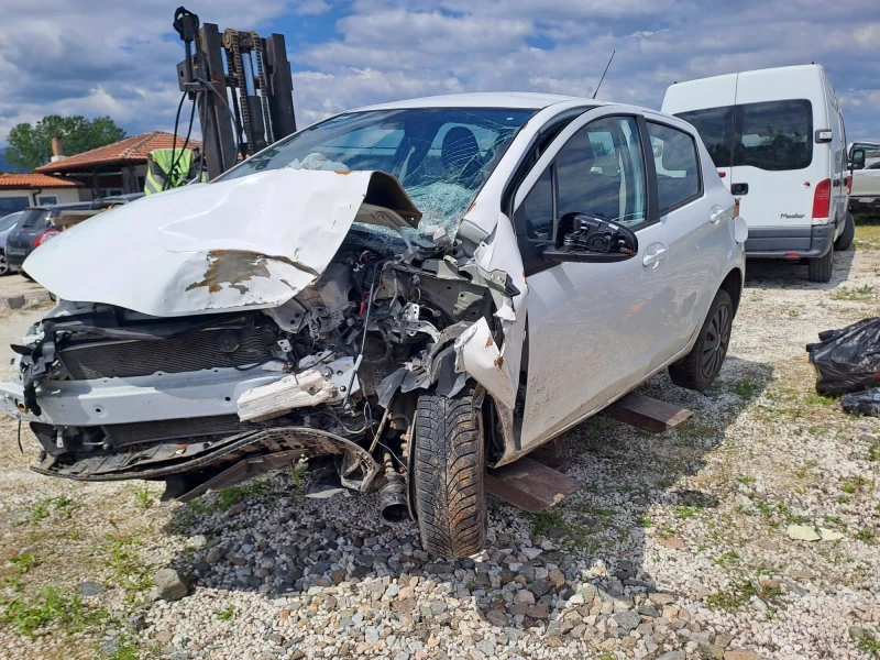 Toyota Yaris 1.5vvt-i HYBRID, снимка 4 - Автомобили и джипове - 50127820