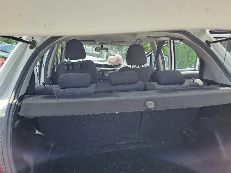 Toyota Yaris 1.5vvt-i HYBRID, снимка 5 - Автомобили и джипове - 50127820