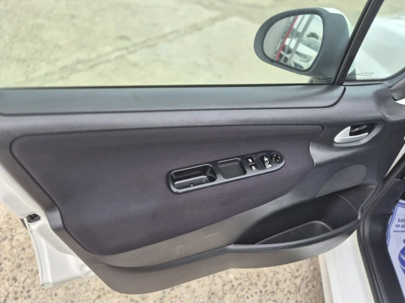 Peugeot 207 Бензин/Газ 1.4i - 75к.с., снимка 9 - Автомобили и джипове - 51274028