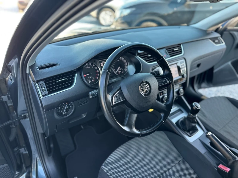 Skoda Octavia 1.6 TDI* NAVI* , снимка 15 - Автомобили и джипове - 52133807