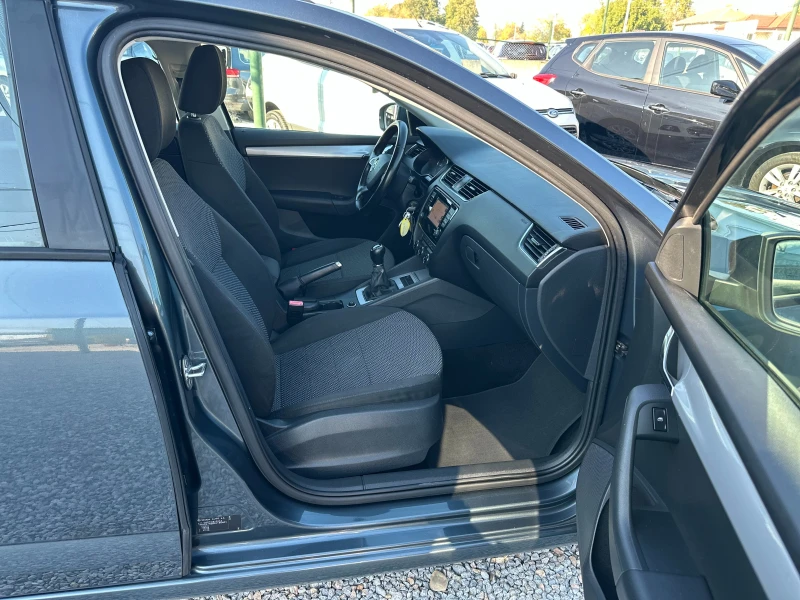 Skoda Octavia 1.6 TDI* NAVI* , снимка 8 - Автомобили и джипове - 52133807