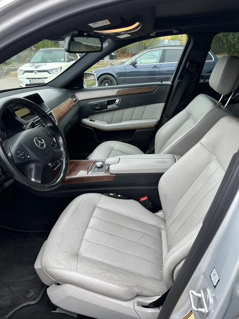 Mercedes-Benz E 500 4matic, снимка 8 - Автомобили и джипове - 52145493
