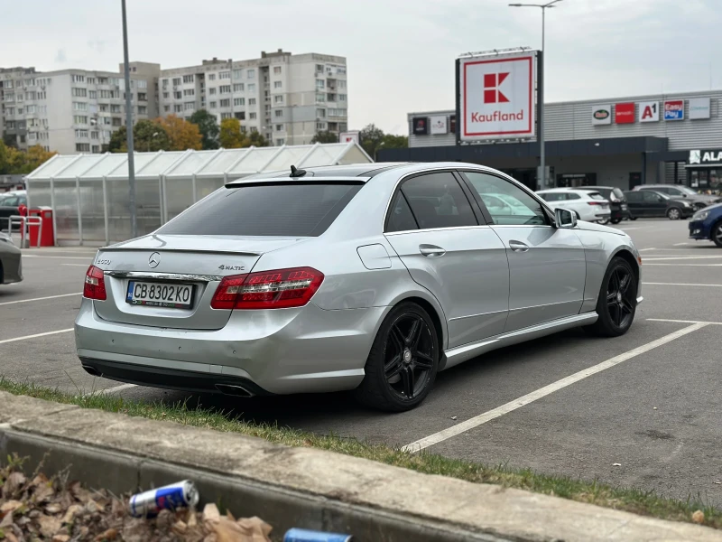 Mercedes-Benz E 500 4matic, снимка 5 - Автомобили и джипове - 52145493