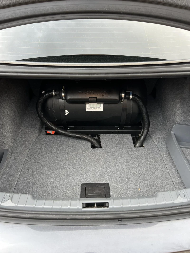 BMW 320, снимка 15 - Автомобили и джипове - 52572251