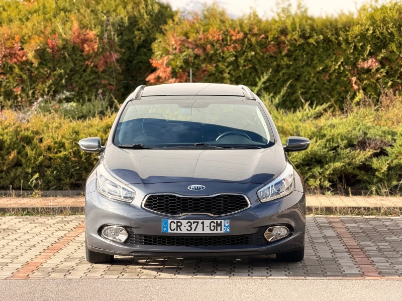 Kia Ceed 1.6CRDI-нави-панорама-лизингпрез Уникредитпо 230лв, снимка 2 - Автомобили и джипове - 52606284