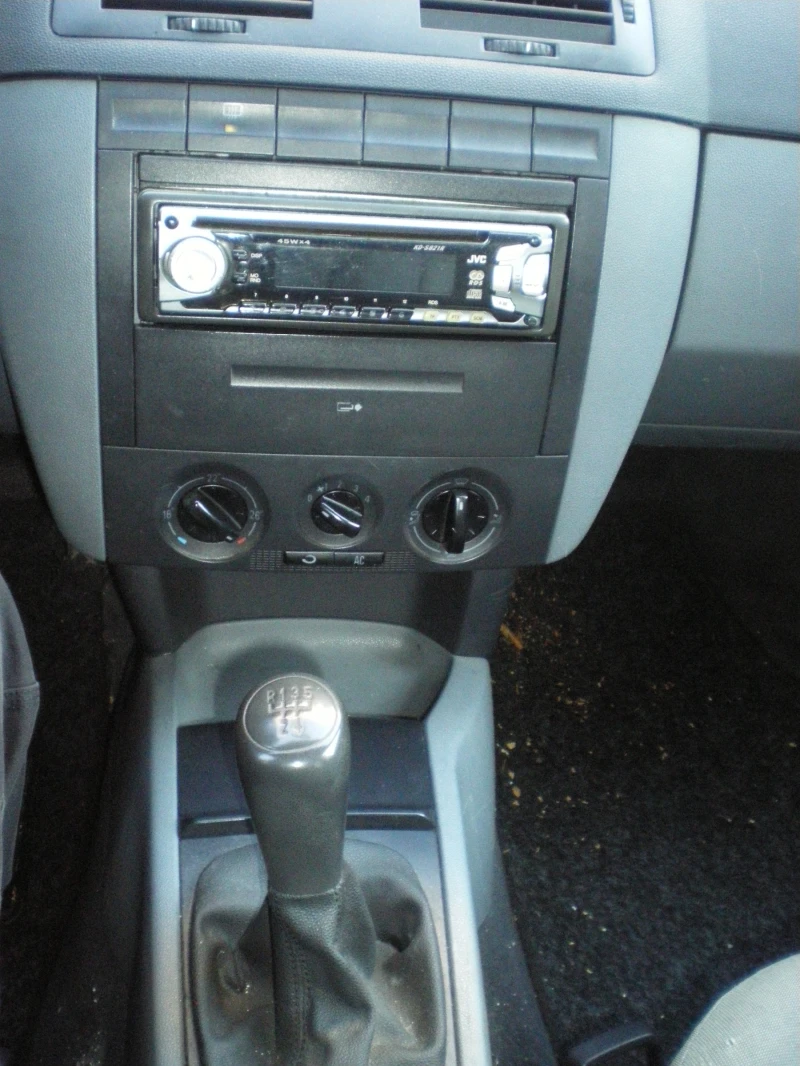 Skoda Fabia, снимка 8 - Автомобили и джипове - 53392420