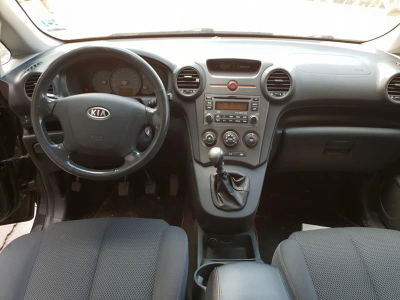 Kia Carens 2.0crdi, снимка 7 - Автомобили и джипове - 23757258