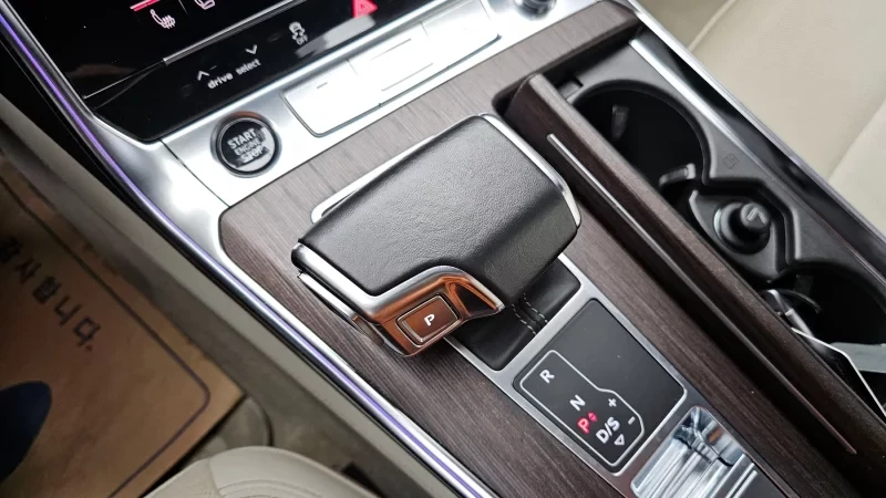 Audi A7 TDI / CARFAX, снимка 10 - Автомобили и джипове - 54744927