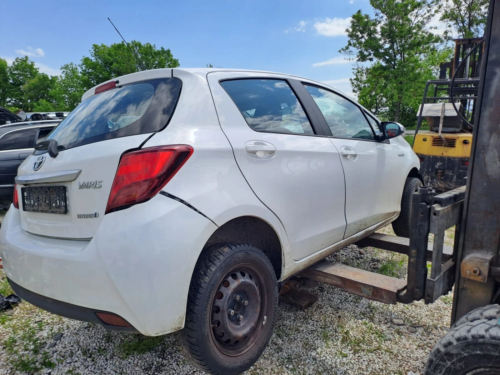 Toyota Yaris 1.5vvt-i HYBRID, снимка 1