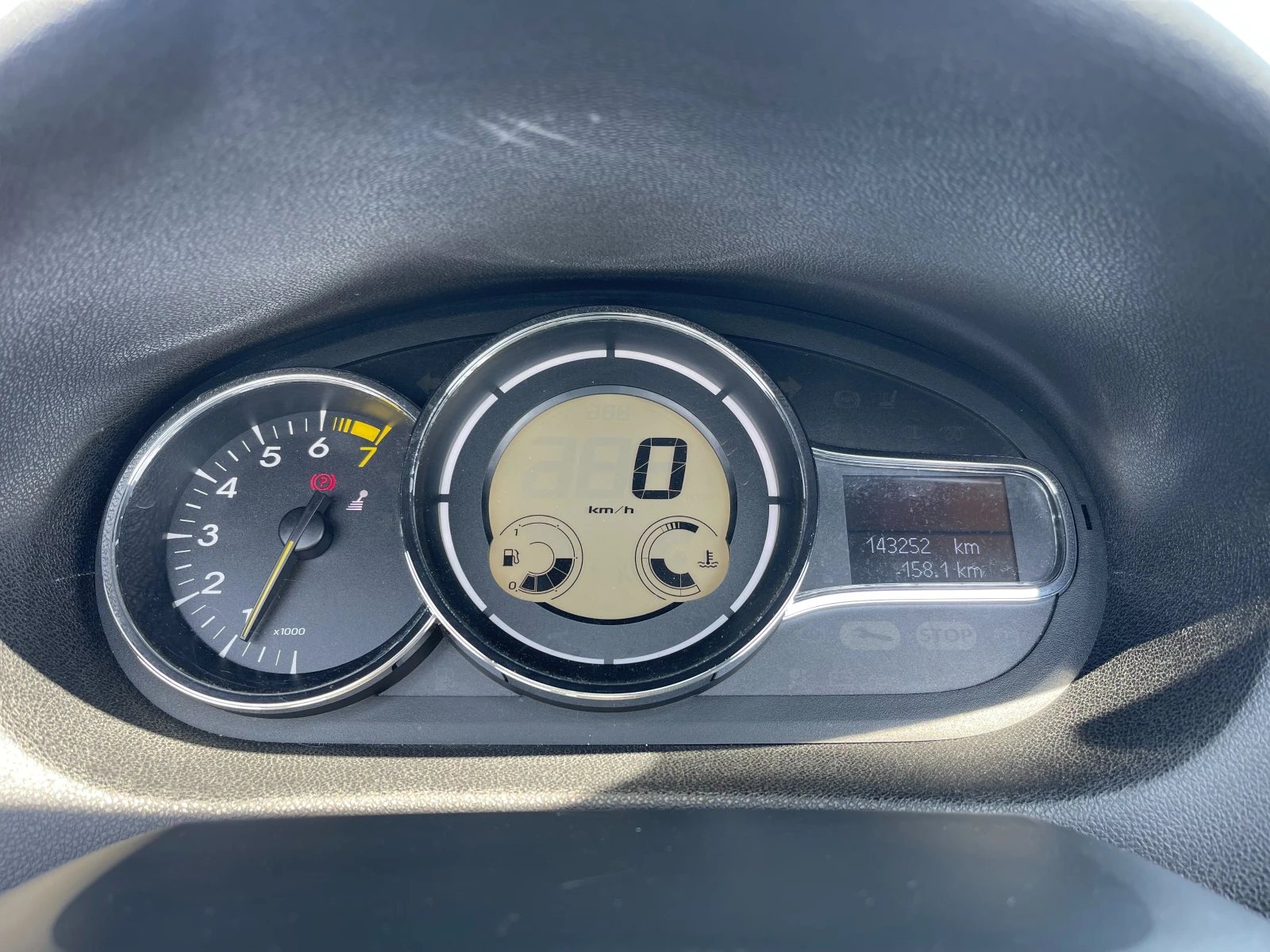 Renault Megane CC 1, 4T Dynamique 131ps - изображение 7