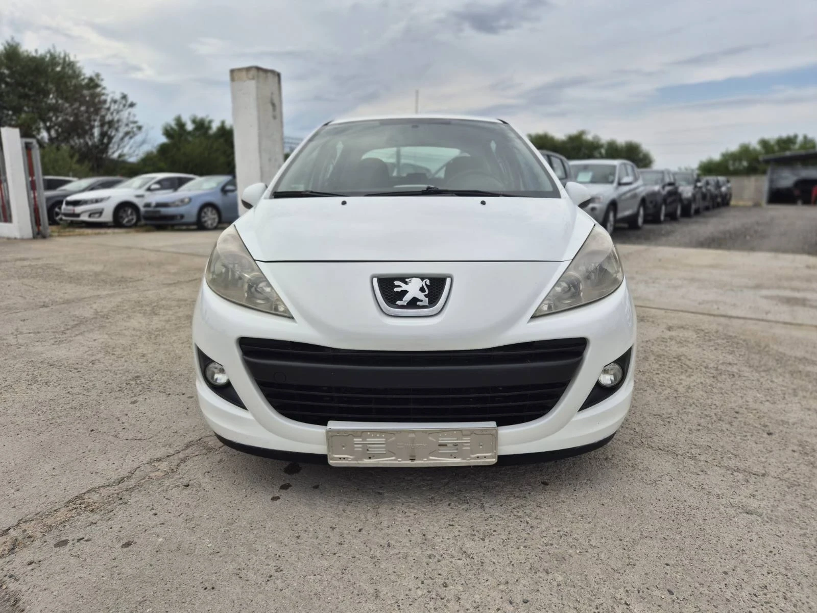 Peugeot 207 Бензин/Газ 1.4i - 75к.с. - изображение 2